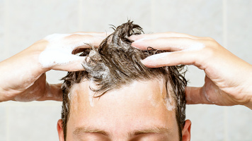 Базовые характеристики и отличия ухода за волосами и кожей головы для мужчин