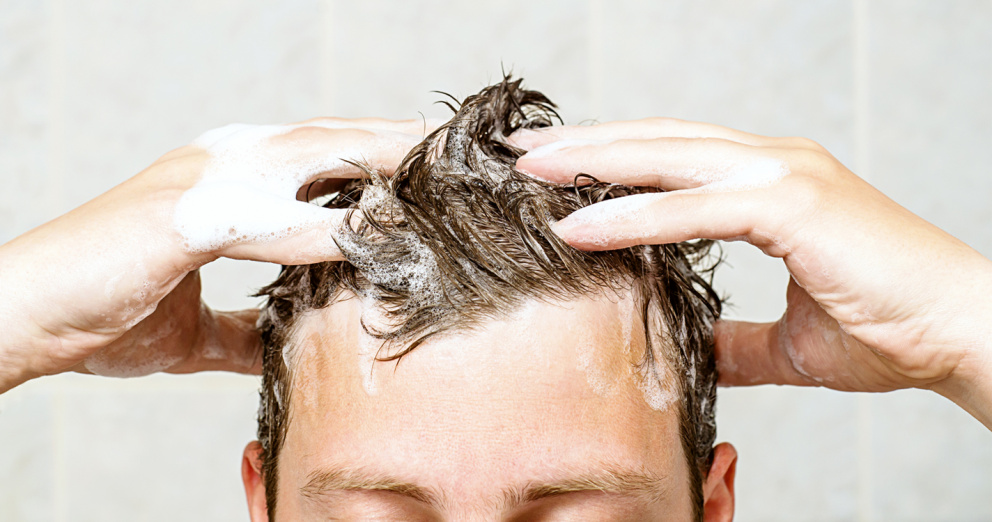 Базовые характеристики и отличия ухода за волосами и кожей головы для мужчин